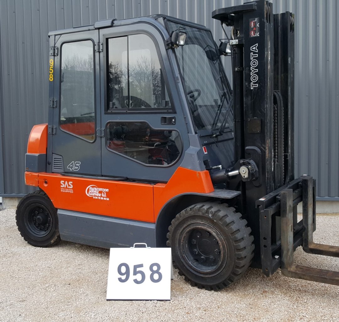 958 – TOYOTA 7FBMF45