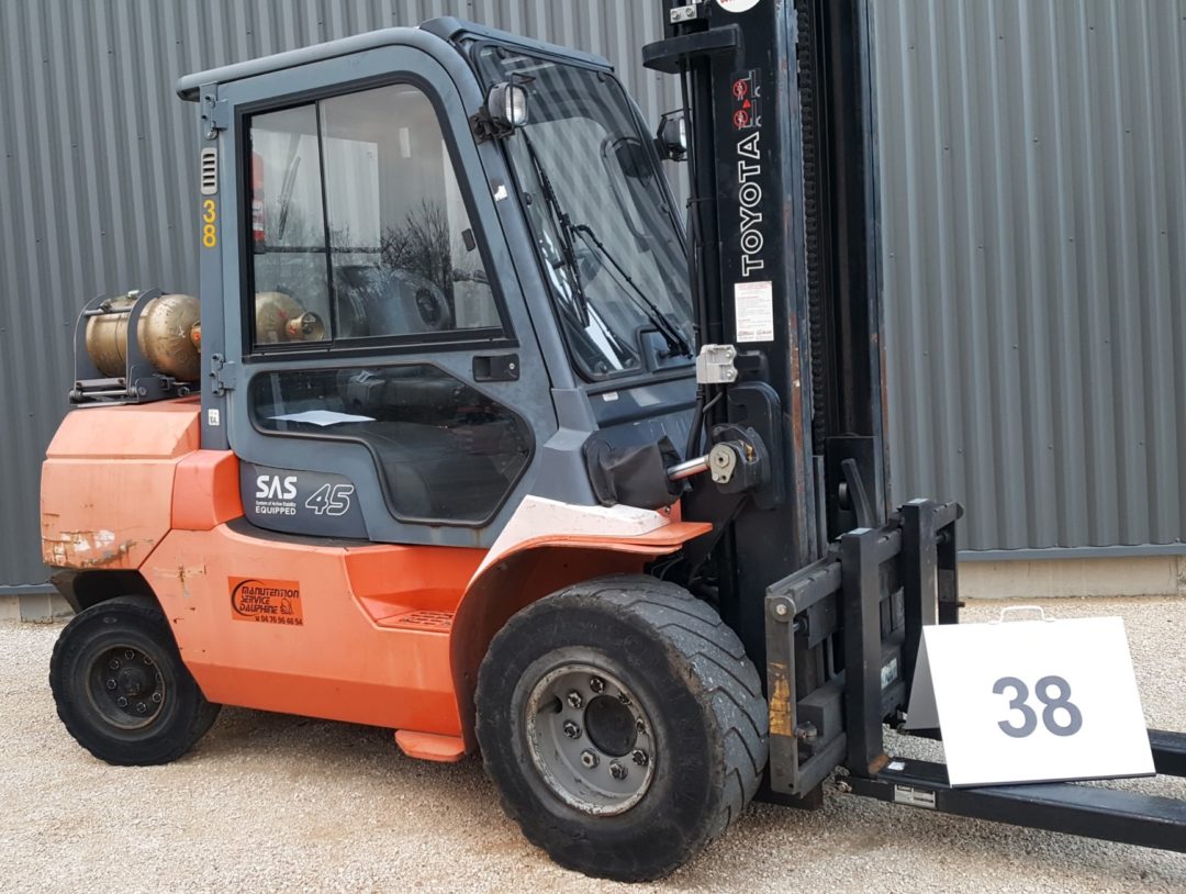 38 – TOYOTA 027FG40