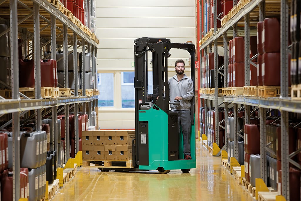 Gerbeur à conducteur porté debout