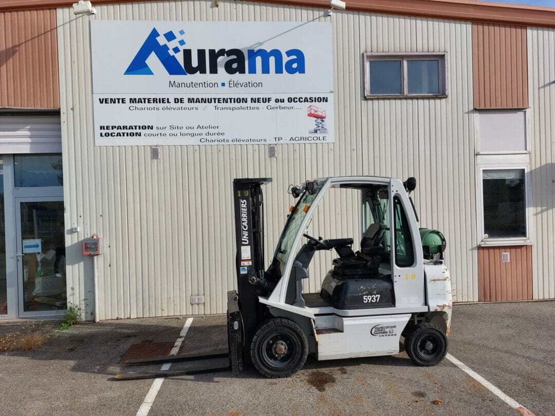 CHARIOT ELEVATEUR D’OCCASION UNICARRIER