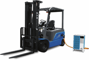 Chariot élévateur BYD avec batterie lithium en charge