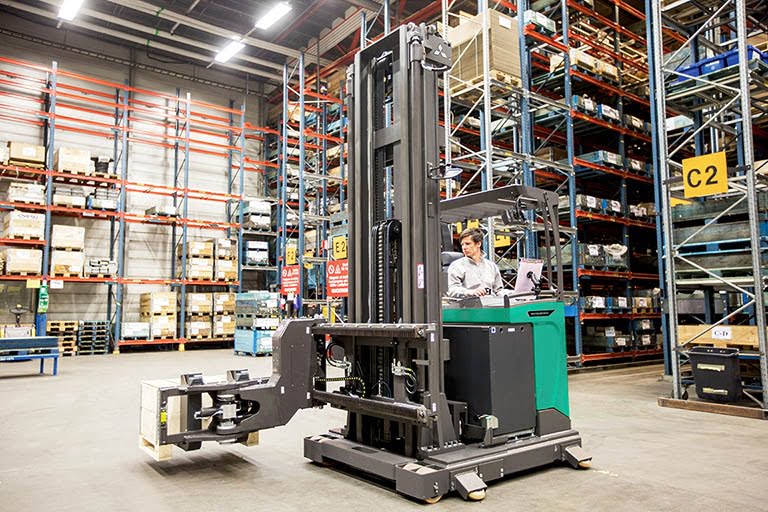Nouveauté chez Mitsubishi – chariot tri-directionnel