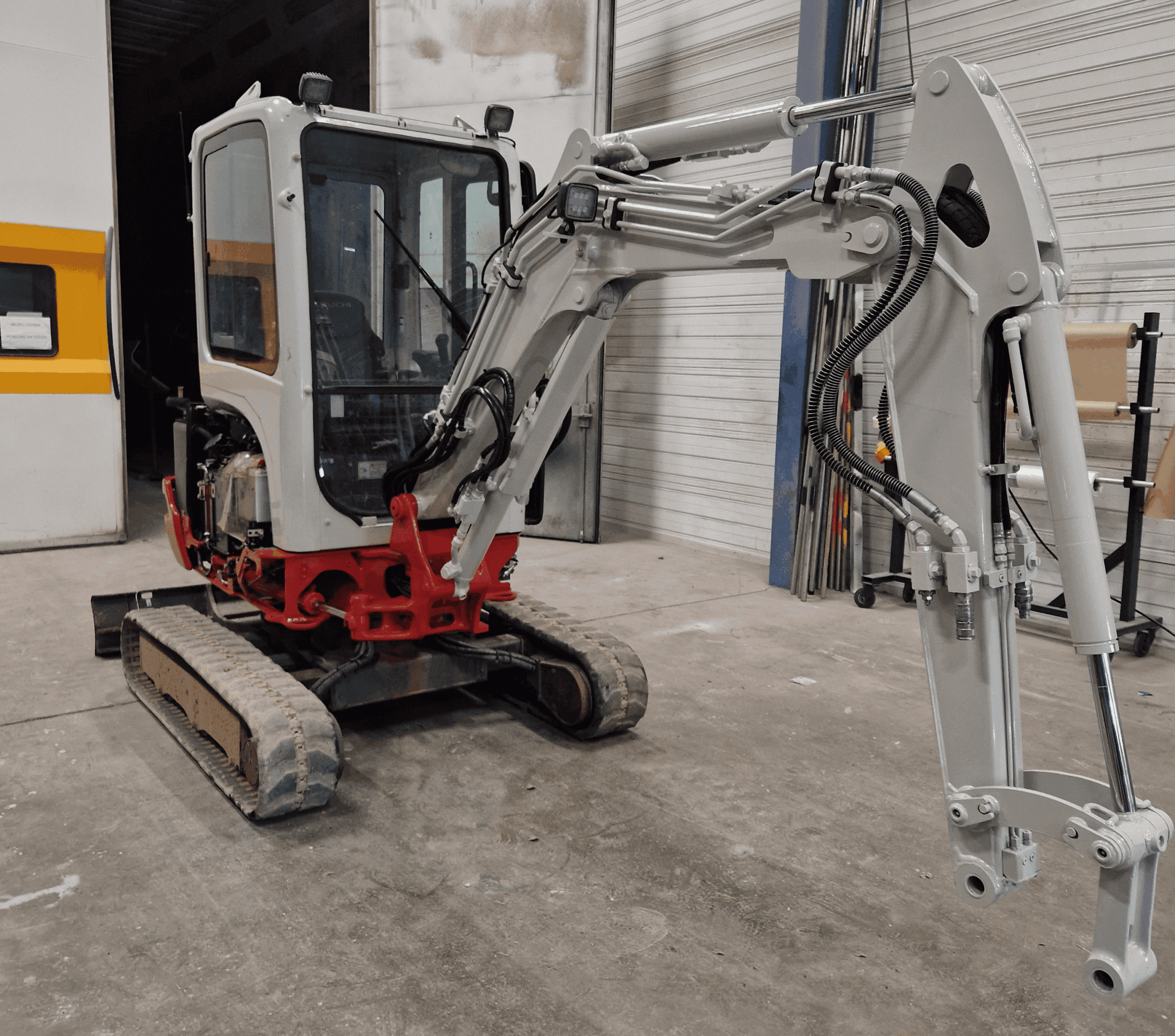 Mini-pelle Aurama Roanne reconditionné et repeinte